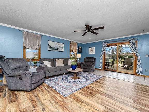 4th image of 100 Circle Dr