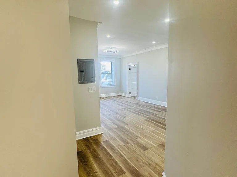 863 Avenue C — Photo 17
