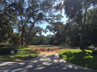 2 Prescott Ln, Savannah, GA 31411