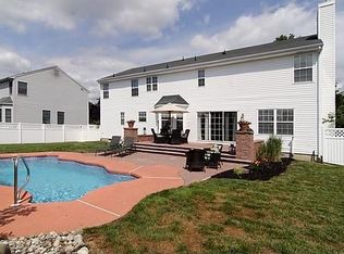 14 Columbia Dr, Marlton, NJ 08053