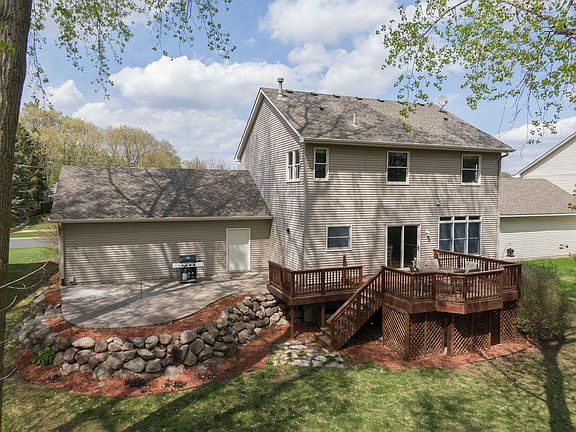 2nd image of 2331 Interlachen Dr