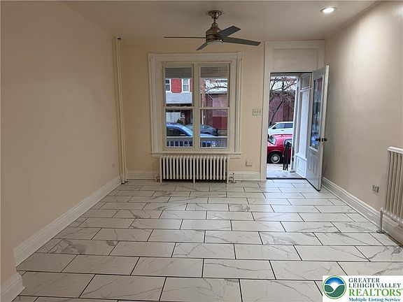 3rd image of 1422 W Gordon St