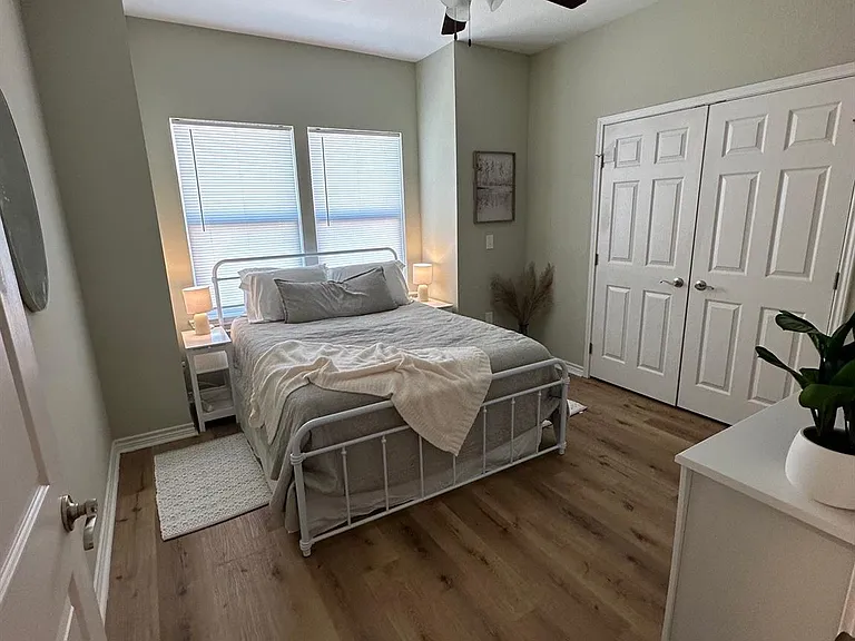 5419 Avenue N 1/2 — Photo 16