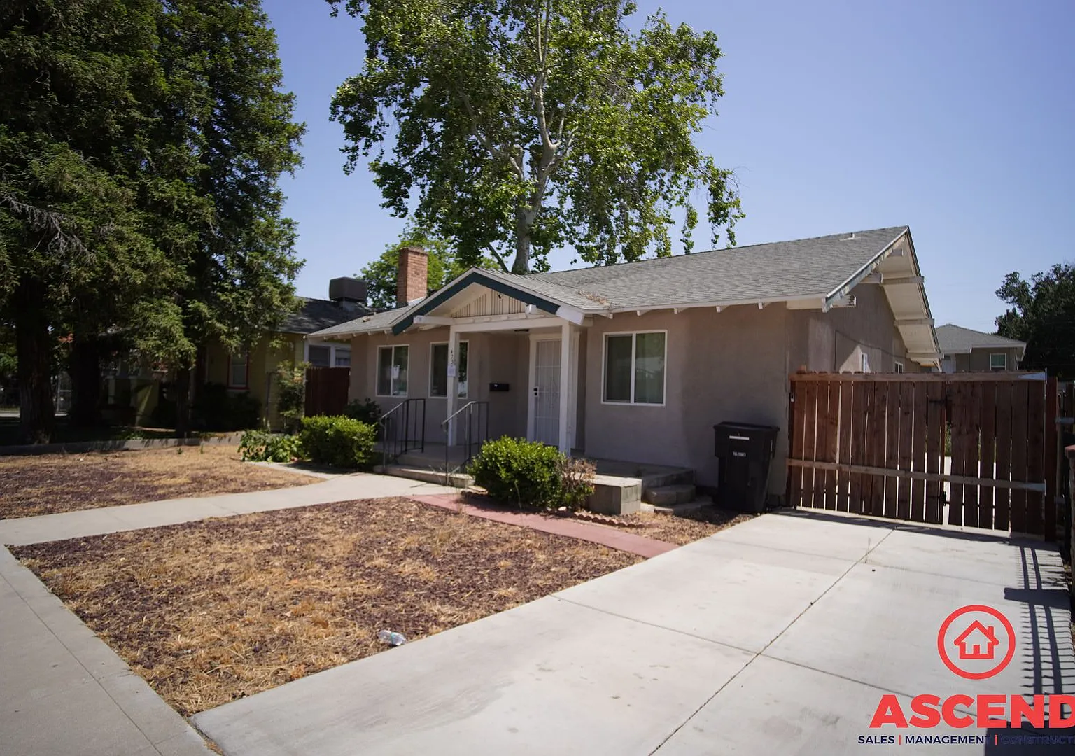 Beautiful Home in East Bakersfield! — Photo 1