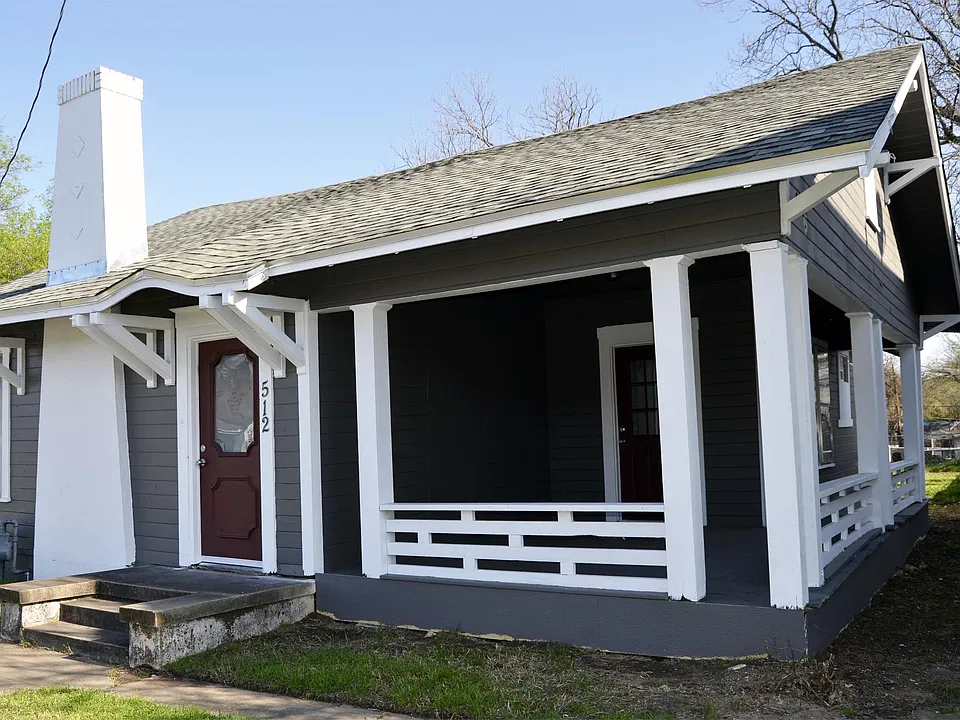 512 Herring Ave