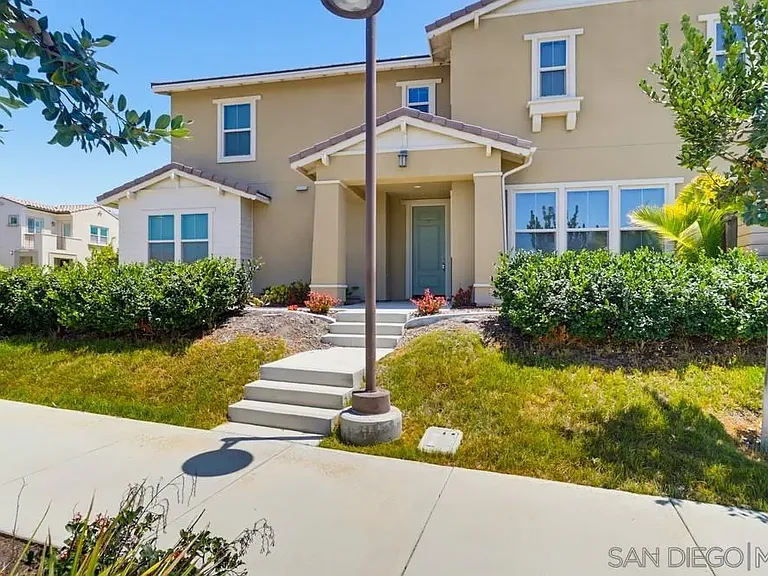 1124 Camino Levante — Photo 3