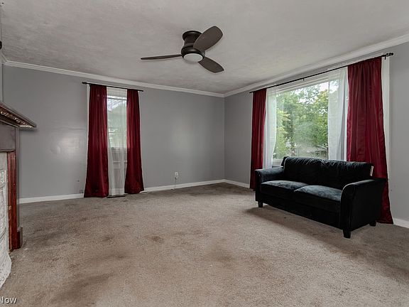 5th image of 139 Center St