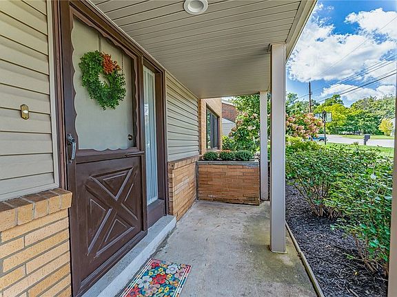 2nd image of 3728 Holly Springs Dr
