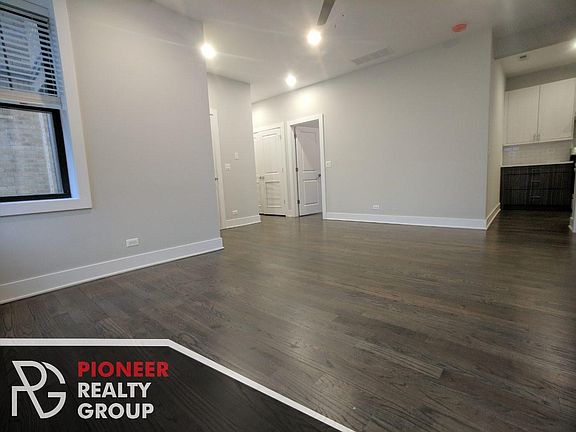 2nd image of 2618 N Rockwell St #2622-3DT