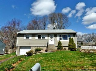 27 Clark St, Meriden, CT 06450