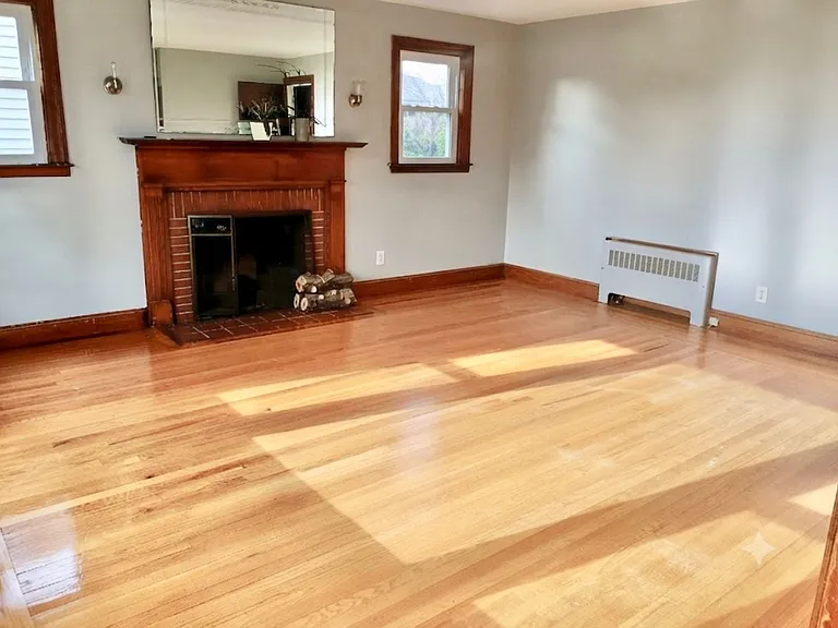 1125 Smith St — Photo 3