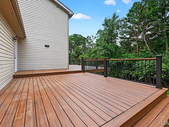 4th image of 15790 Carriage Hill Dr