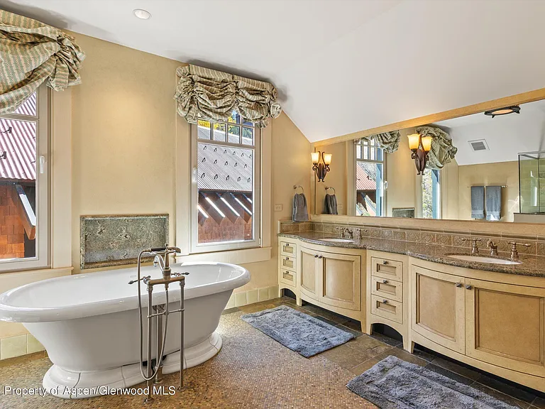 200 Jalanda Ln — Photo 25