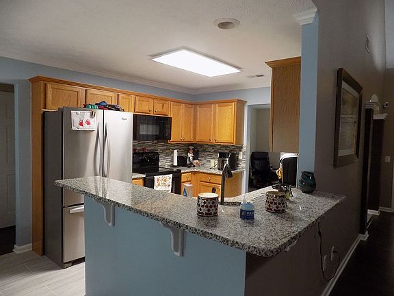 4th image of 312 Cascade Ct