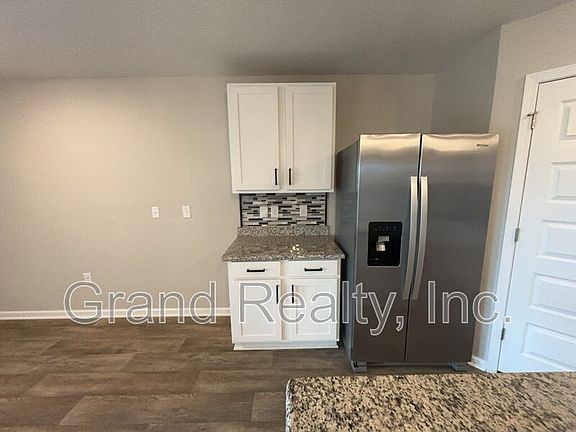 4th image of 5583 Guinevere Ln