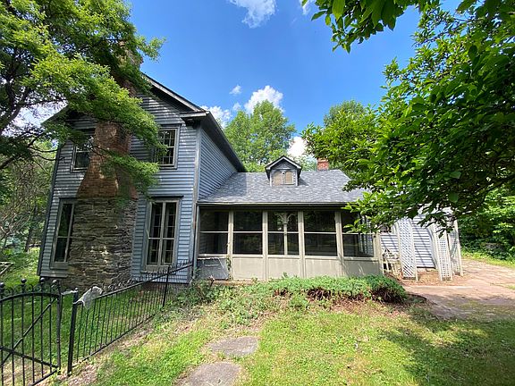 3rd image of 25 Stonewall Farm Dr