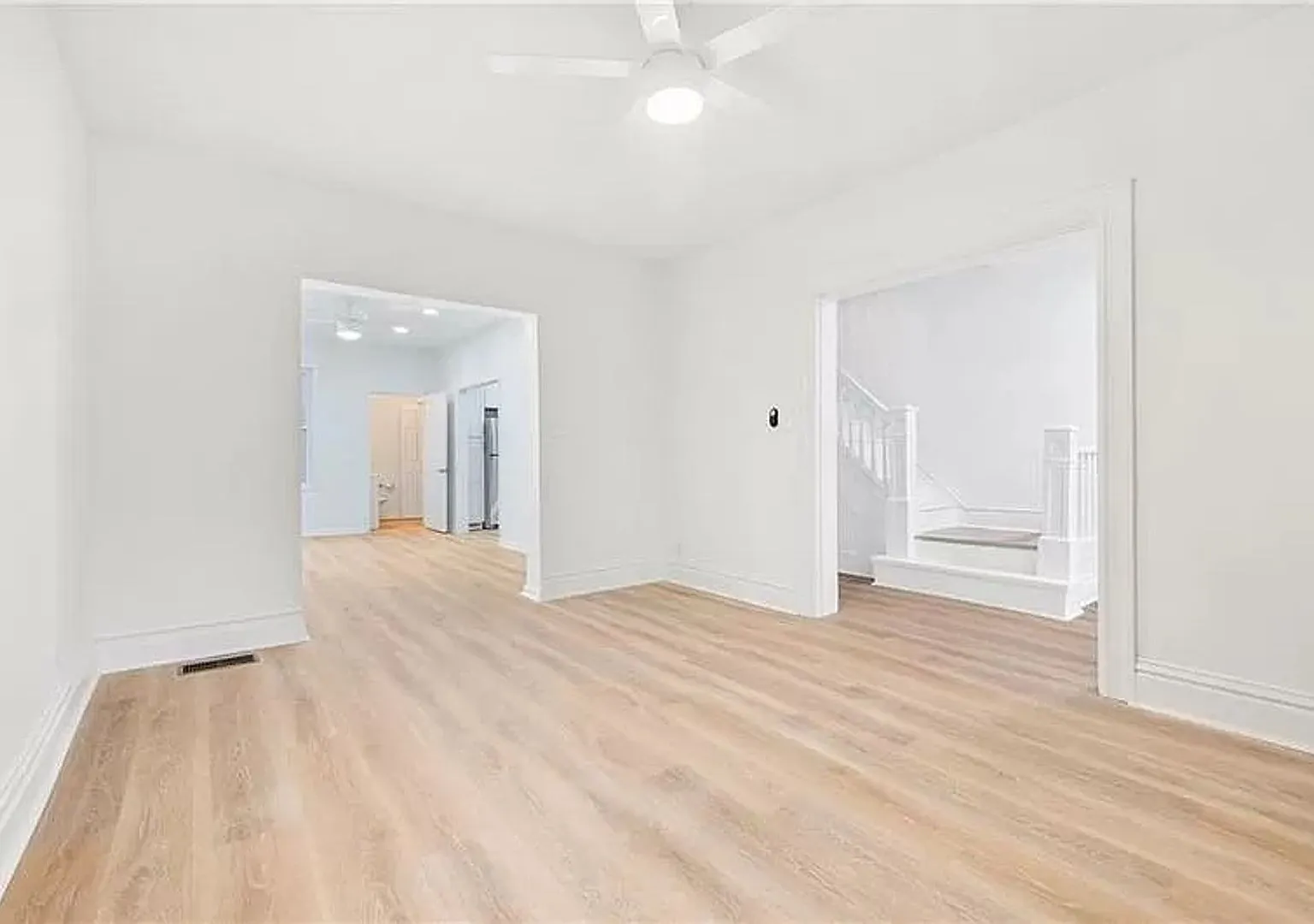 6 beds 3 bath - newly renovated, great location, central air, off street parking — Photo 4