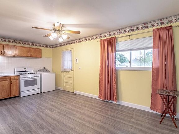 5th image of 300 Frayne Dr
