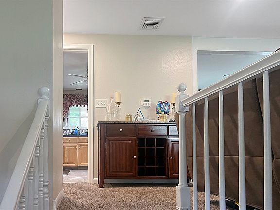 4th image of 860 School St