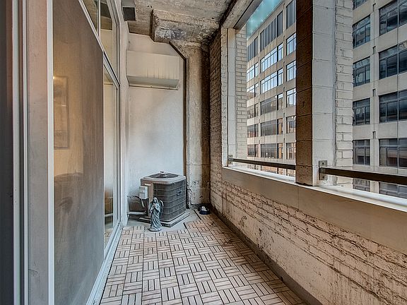 5th image of 565 W Quincy St Unit 610