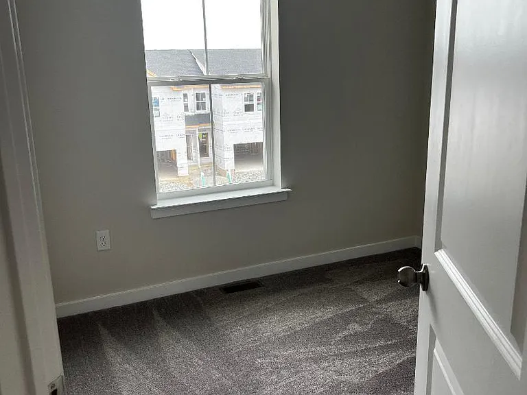 4930 Brookside Ct — Photo 4