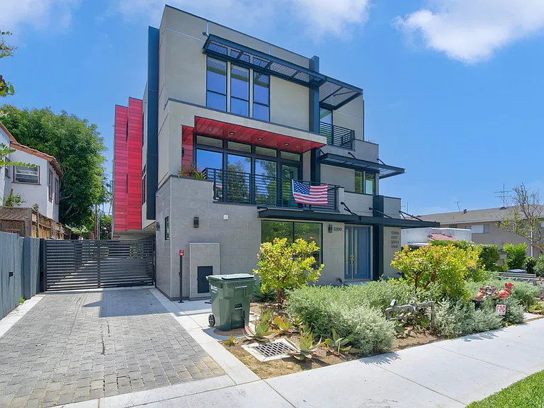 1204 S Orange Grove Ave — Photo 1