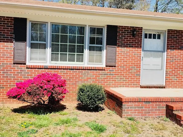 106 White Oak Dr, South Boston, VA 24592