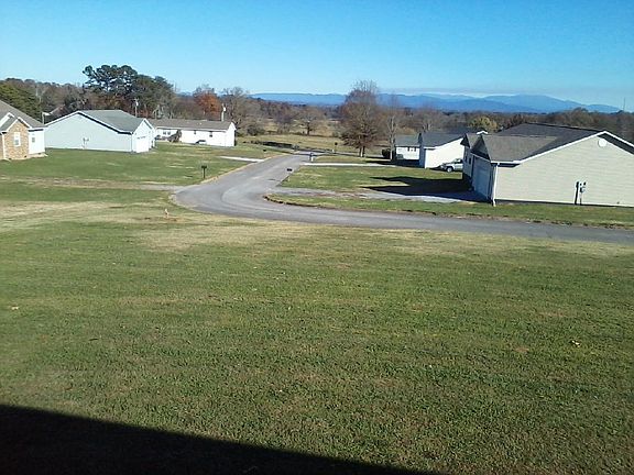 5th image of 124 Country View Ln