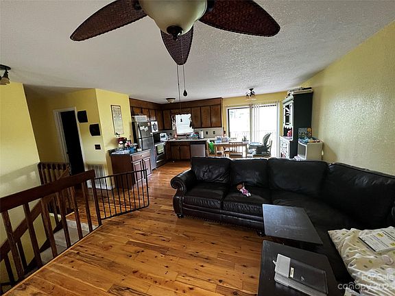 5th image of 804 Southside Ct SW