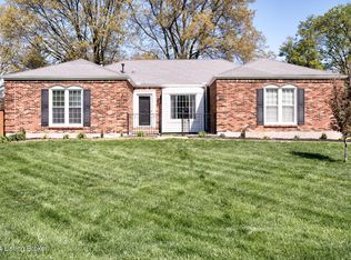 10605 Chertsey Pl, Douglass Hills, KY 40243