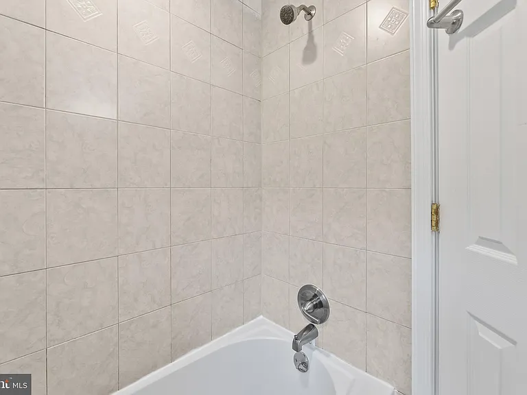1621 Clearview Ave — Photo 23