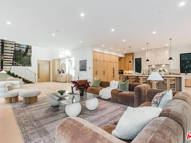 5064 Encino Ave — Photo 14