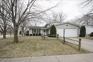 2101 Sumac Dr photo 1
