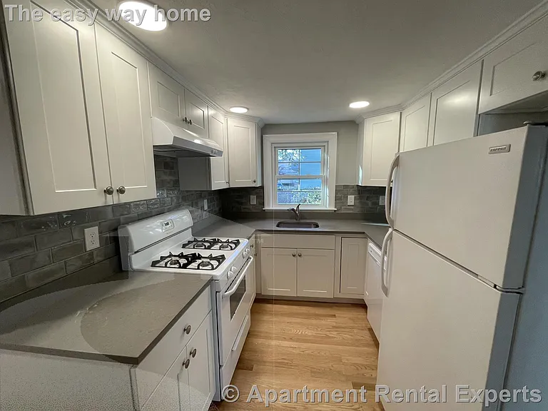 30 Linden Ave #1 — Photo 5
