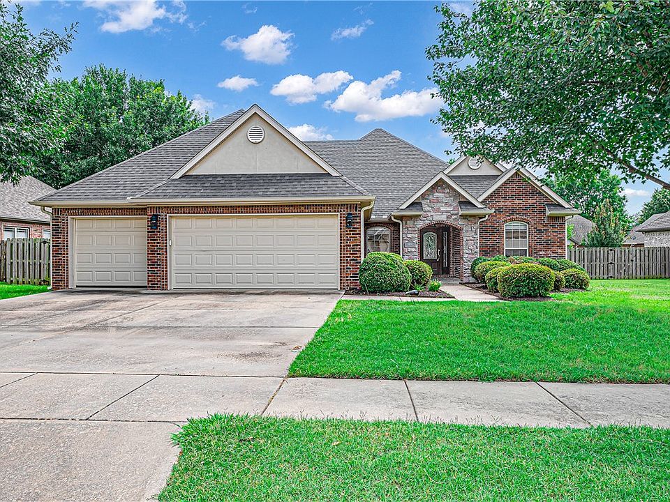 1st image of 4457 W Putting Green Dr