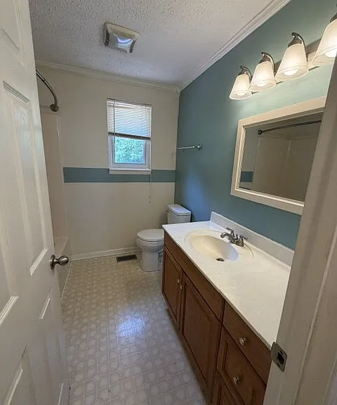 702 Rodeo Rd — Photo 13