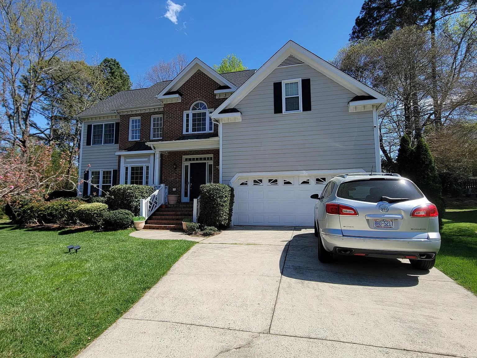 5 bed, 3.5 bath, 3237 sqft, $2,968 — Photo 2