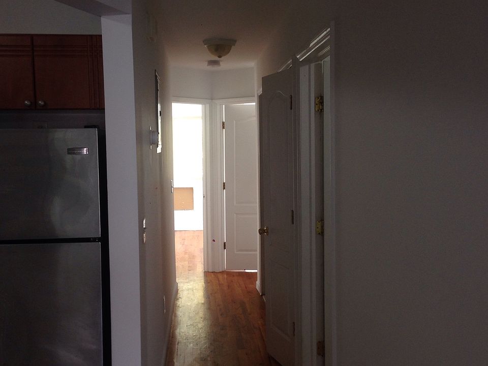 1st image of 206 Lexington Ave