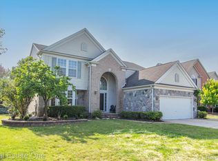 34670 Giannetti Dr, Sterling Heights, MI