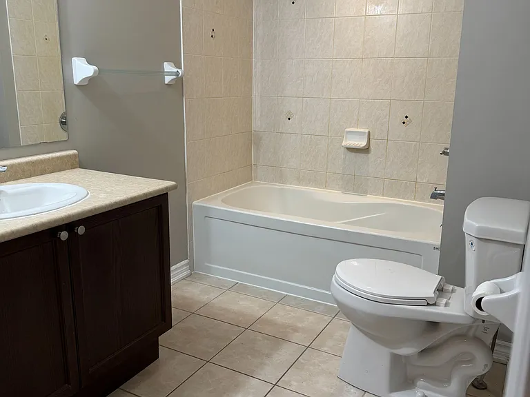 39 Ferndale Dr S #404 — Photo 11