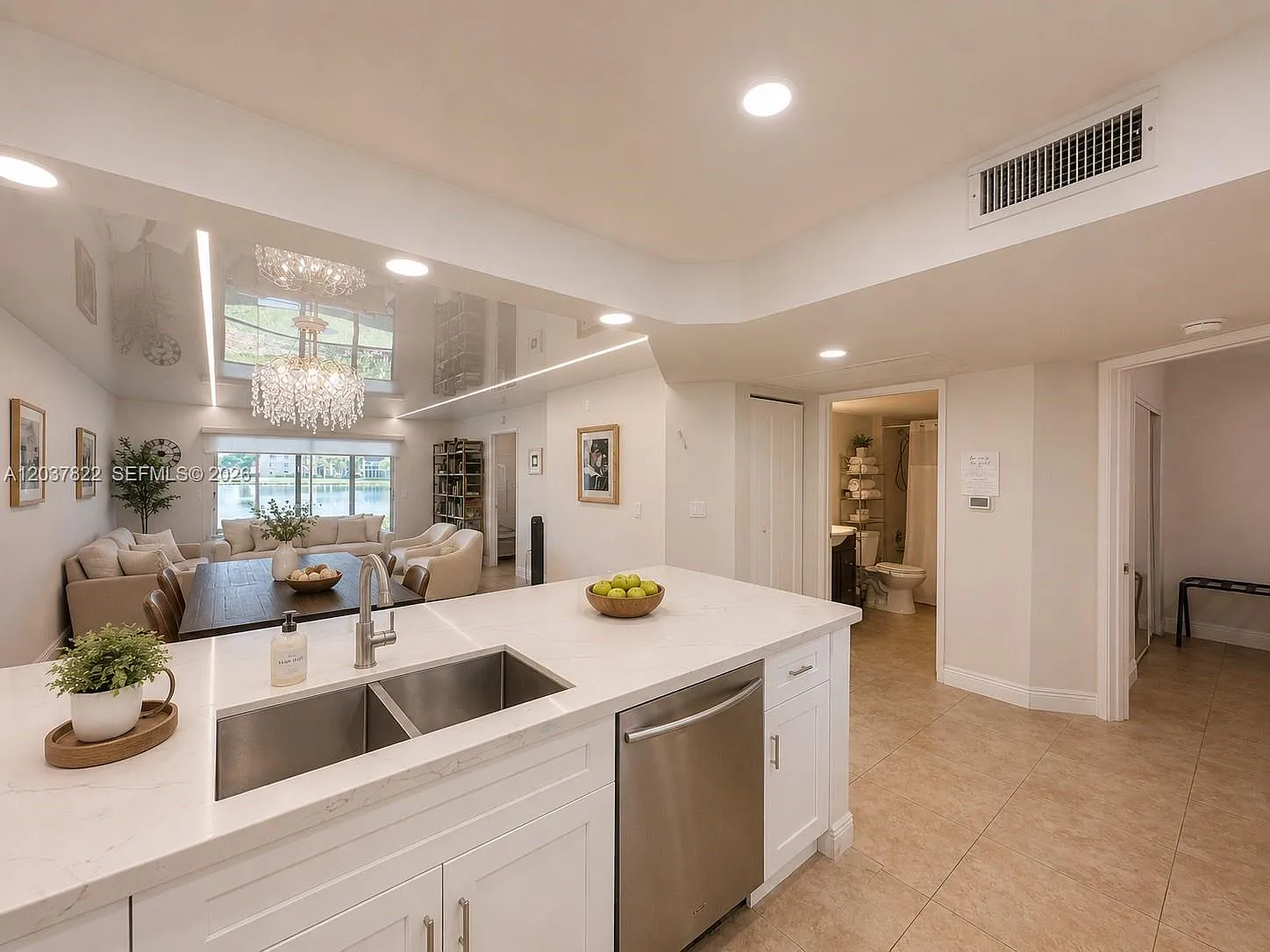 Suffolk At Century Villag — Photo 4