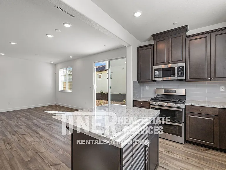 7941 Titan Dr — Photo 3