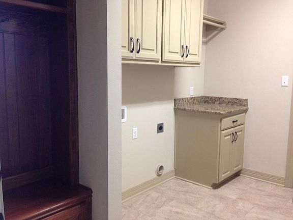 5th image of 243 Arrowhead Dr