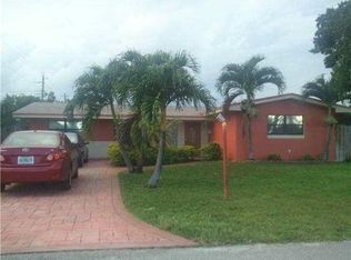 8541 NW 11th St, Hollywood, FL 33024
