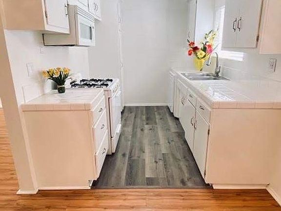 5th image of 6640 Darby Ave #4012