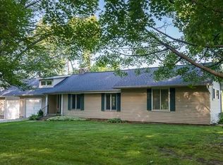 6544 Lombardy Dr, Chelsea, MI 48118