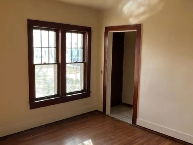 515 W Main St — Photo 7