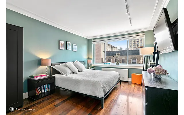 Sold by Douglas Elliman | media 4