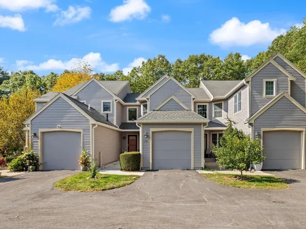 142 Cannon Forge Dr Unit 142, Foxboro, MA 02035