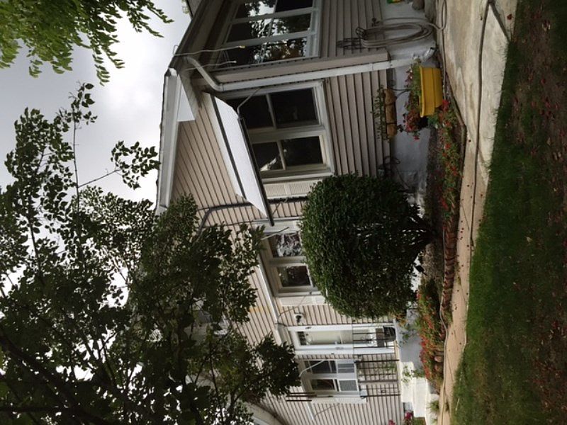 2nd image of 96 Darling St